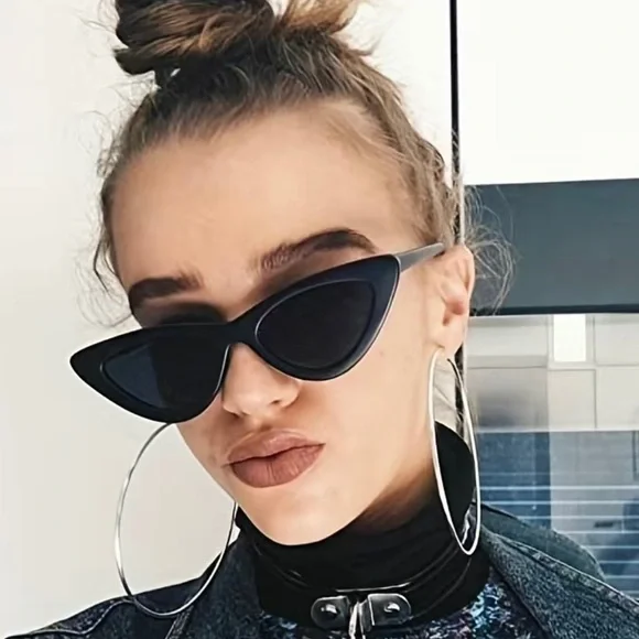 Hot! Black Cat Eye Fashion Sunglasses - Picture 2 of 3